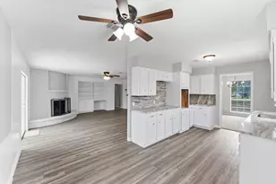 210 Bybee Dr, Conroe, TX 77301 - Photo 10