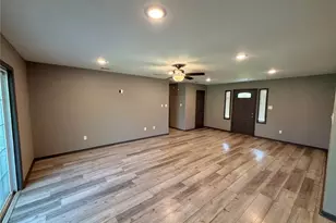 1809 N Valderas St, Angleton, TX 77515 - Photo 2