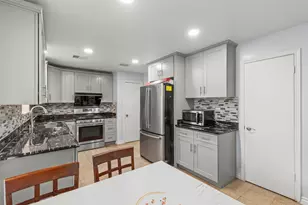 15119 Plaza Libre Dr, Houston, TX 77083 - Photo 8