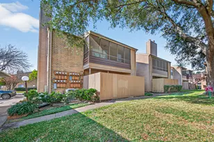 10555 Turtlewood Ct, Houston, TX 77072 - Photo 2