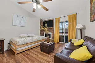 10555 Turtlewood Ct, Houston, TX 77072 - Photo 4