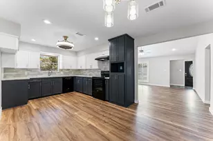 2126 Eagle Point Rd, Crosby, TX 77532 - Photo 8