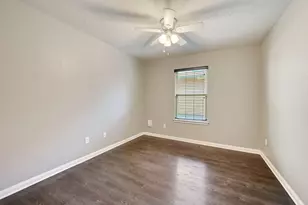 2117 Stubbs Dr, Bryan, TX 77807 - Photo 14
