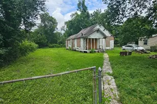6718 Lockwood Dr, Houston, TX 77028 - Photo 2