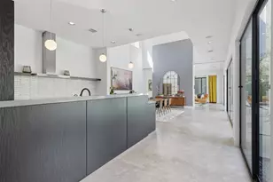 2412 Helena St, Houston, TX 77006 - Photo 14