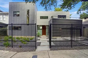 2412 Helena St, Houston, TX 77006 - Photo 2