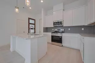 8913 Grovner Pl, Houston, TX 77055 - Photo 10