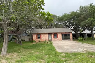 231 N 7th St, Aransas Pass, TX 78336 - Photo 1