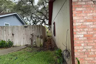 231 N 7th St, Aransas Pass, TX 78336 - Photo 6