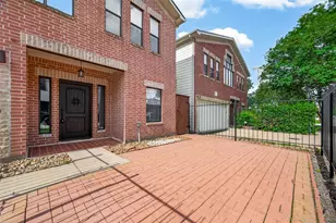 5665 Larkin St, Houston, TX 77007 - Photo 2