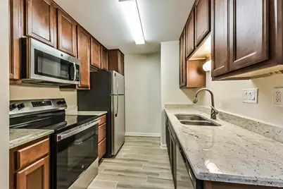 1860 White Oak Drive #245, Houston, TX 77009 - Photo 6