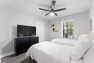 17 S Greenbud Ct, The Woodlands, TX 77380 - Photo 8