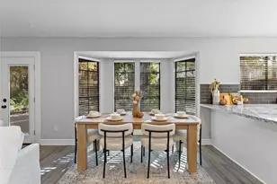 17 S Greenbud Ct, The Woodlands, TX 77380 - Photo 4