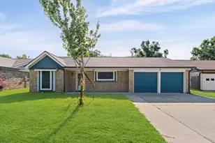 2562 Kevin Ln, Houston, TX 77043 - Photo 1