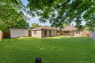 2562 Kevin Ln, Houston, TX 77043 - Photo 24