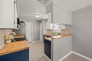 318 Bay Ridge Dr, League City, TX 77573 - Photo 12