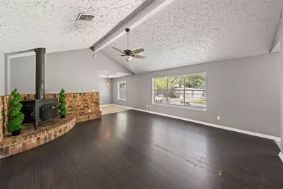 318 Bayridge Drive, League City, TX 77573 - Photo 4