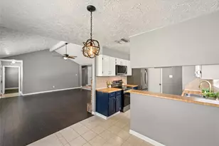 318 Bay Ridge Dr, League City, TX 77573 - Photo 10