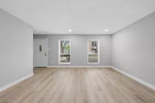 9261 Westwood Village Dr, Houston, TX 77036 - Photo 6