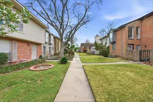 9261 Westwood Village Dr, Houston, TX 77036 - Photo 4