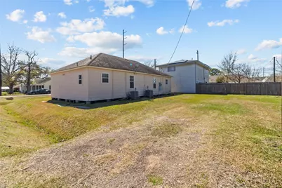 317-319 E B Street, La Porte, TX 77571 - Photo 22