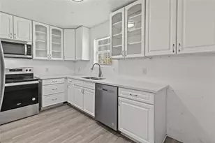317-319 E B St, La Porte, TX 77571 - Photo 12