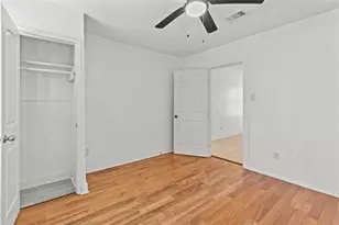 317-319 E B St, La Porte, TX 77571 - Photo 10