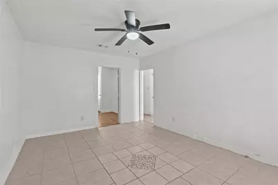 317-319 E B Street, La Porte, TX 77571 - Photo 4