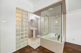 7826 Woodway Dr, Houston, TX 77063 - Photo 12