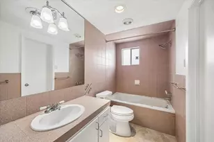 7826 Woodway Dr, Houston, TX 77063 - Photo 16