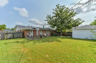 4903 Heatherbloom Dr, Houston, TX 77045 - Photo 30
