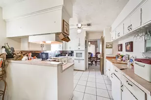 4903 Heatherbloom Dr, Houston, TX 77045 - Photo 12