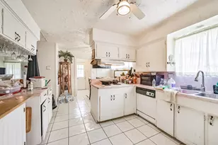4903 Heatherbloom Dr, Houston, TX 77045 - Photo 14