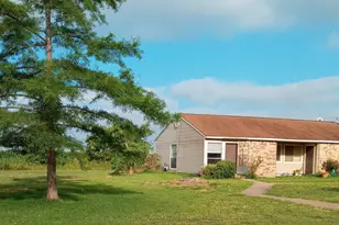 400 W Mesquite St, Granger, TX 76530 - Photo 6