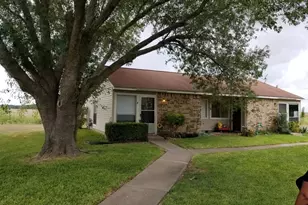 400 W Mesquite St, Granger, TX 76530 - Photo 2
