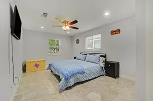4818 27th St, Dickinson, TX 77539 - Photo 8