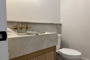 710 Glen Echo Ln, Houston, TX 77024 - Photo 10