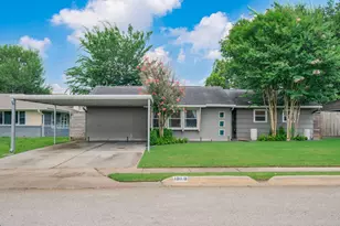 1918 Huge Oaks St, Houston, TX 77055 - Photo 2