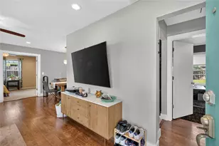 1918 Huge Oaks St, Houston, TX 77055 - Photo 12