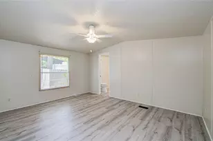 13704 Lookout Ct, Willis, TX 77318 - Photo 12