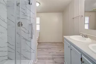 13704 Lookout Ct, Willis, TX 77318 - Photo 4