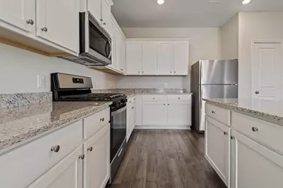 15802 Berry Hill Drive, Conroe, TX 77303 - Photo 8