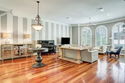 2109 Crocker Street, Houston, TX 77006 - Photo 8