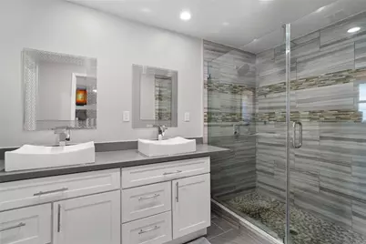 5027 Wigton Drive, Houston, TX 77096 - Photo 22