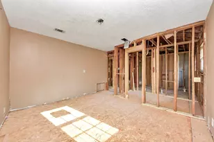 117 E Witcher Ln, Houston, TX 77076 - Photo 20