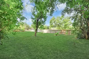 117 E Witcher Ln, Houston, TX 77076 - Photo 32