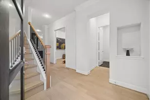 334 W 26th St, Houston, TX 77008 - Photo 2