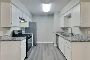 15 S Drifting Leaf Ct, The Woodlands, TX 77380 - Photo 4