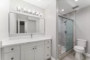 13346 Trail Hollow Dr, Houston, TX 77079 - Photo 22