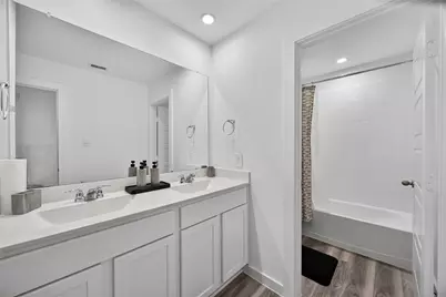 10419 Pelham Crescent Court, Houston, TX 77051 - Photo 22